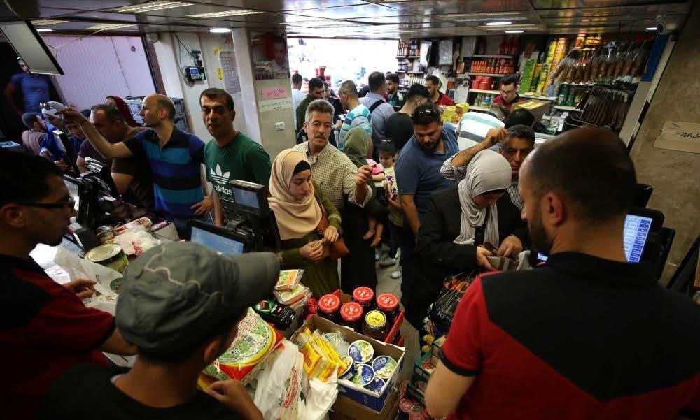 التهافت على الأسواق في رمضان: بين الحاجة والهوس الاستهلاكي