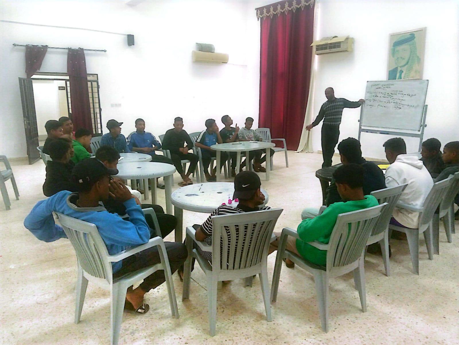 مركز شباب غور الصافي يتابع تدريبه للمشاركين في دورة اللغة الإنجليزية للمستوى الثالث