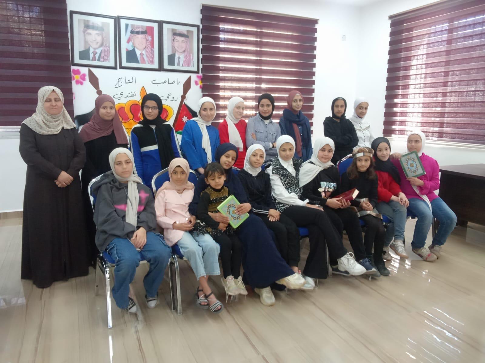 مركز شباب وشابات الهاشمية النموذجي يكرم المشاركات في دورة تحفيظ سورة يس