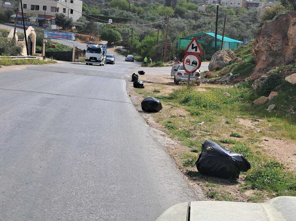 مجلس الخدمات المشتركة لعجلون ينفذ حملة نظافة مكثفة في مختلف مناطق المحافظة