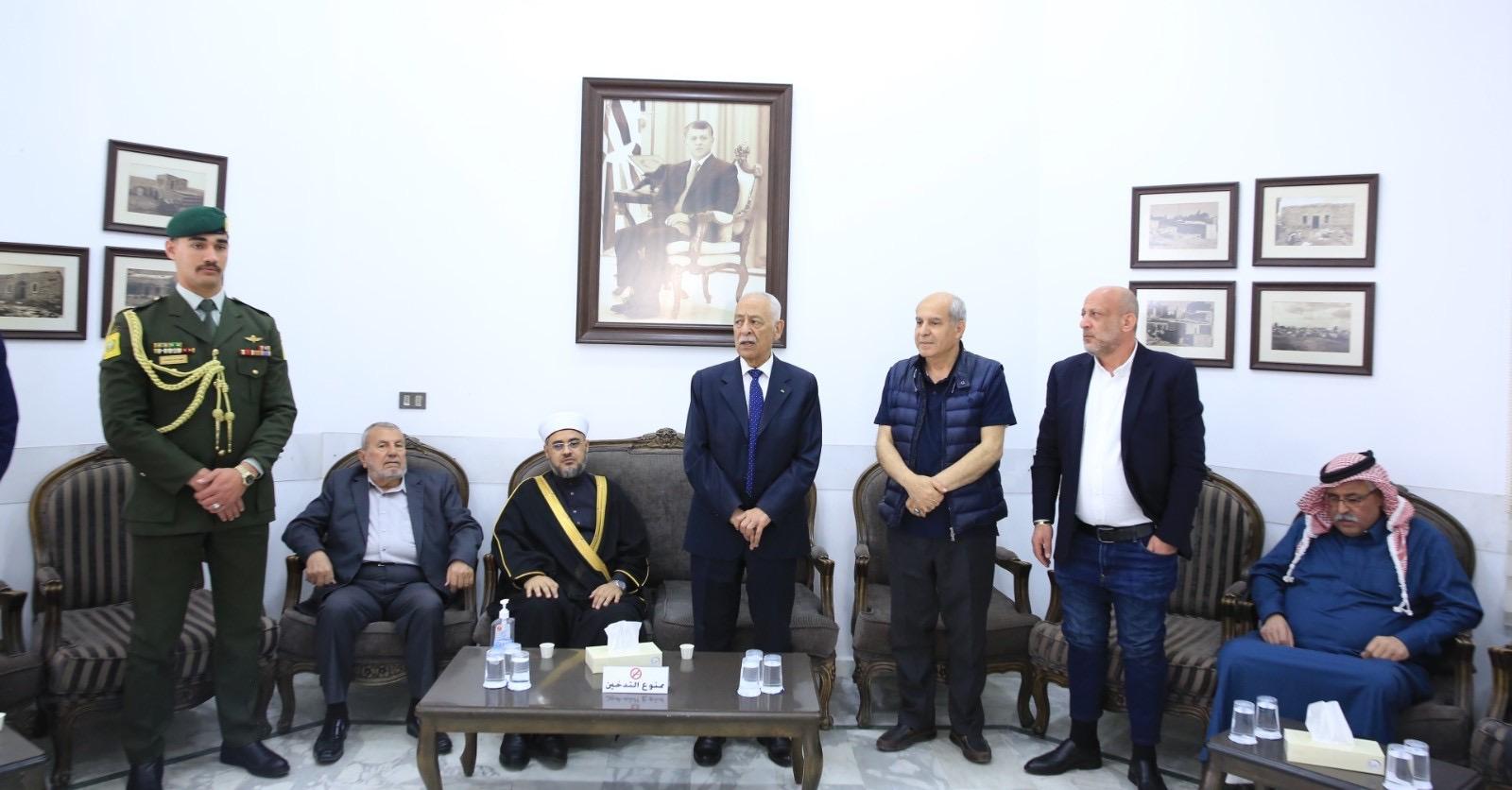 *مندوبا عن الملك وولي العهد...العيسوي يعزي الحياصات والمرايات والدباس والخليفات*