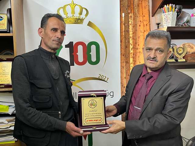 جمعية البيئة الأردنية تكرّم مراقب الميدان في مجلس الخدمات المشتركة عجلون