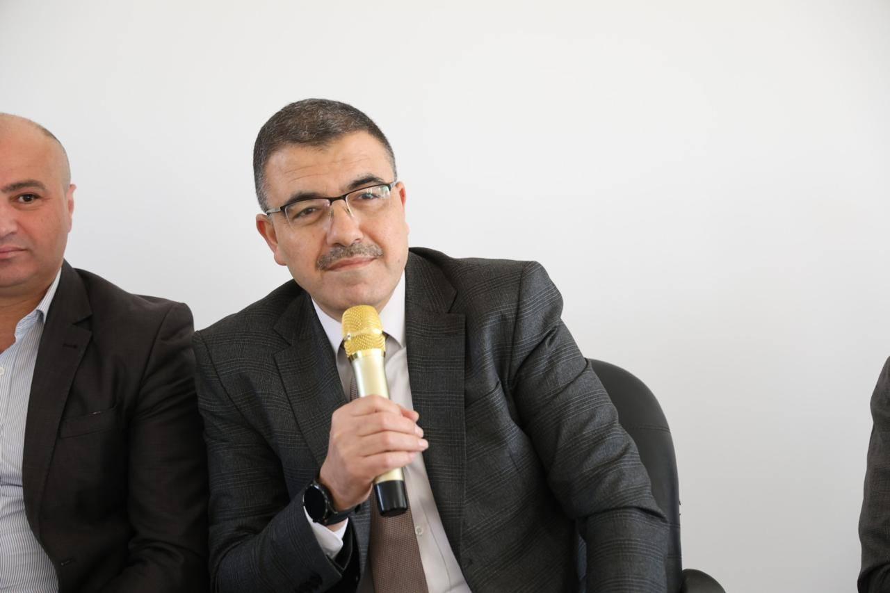 أسرة جامعة عجلون الوطنية تتبادل التهاني بعيد الفطر المبارك