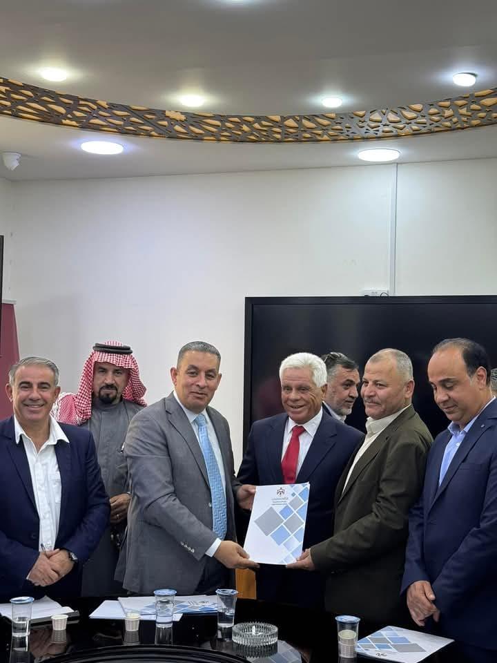 مجلس محافظة البلقاء يسلم بلدية السلط مستندات التزام مالي بقيمة 230,000 دينار