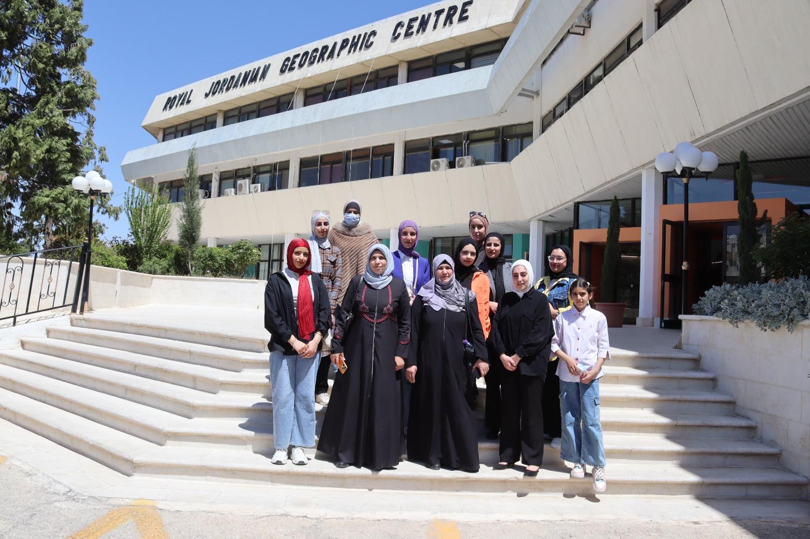 دورات تدريبية وزيارات ميدانية تنفذها مراكز الشباب التابعة لمديرية شباب محافظة إربد .