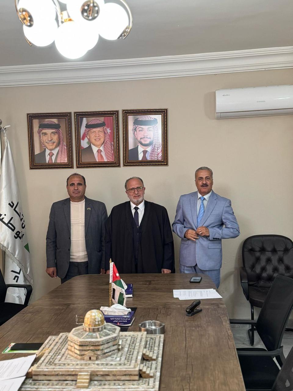حزبي الاتحاد الوطني الأردني الأرض المباركة يوقعان اتفاقية للاندماج