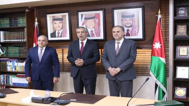 45 محامياً جديداً يؤدون اليمين القانونية أمام وزير العدل