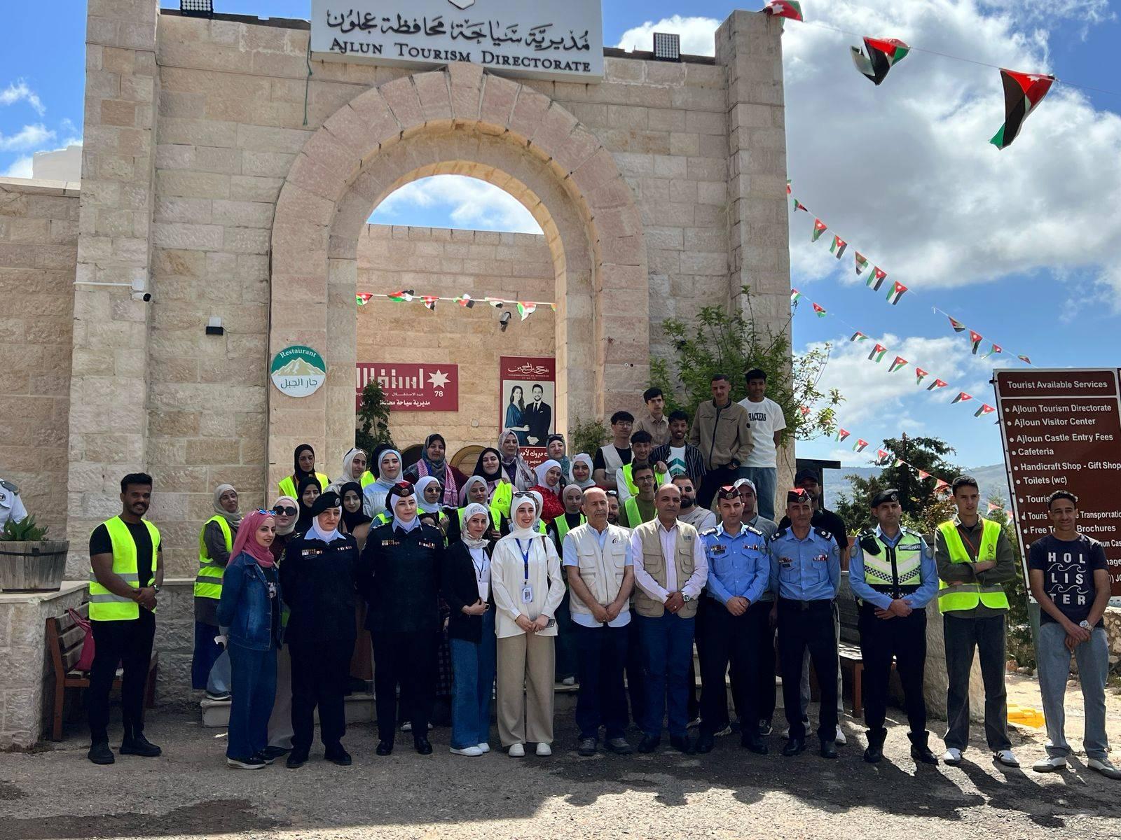 عجلون: حملة نظافة في محيط قلعة عجلون وموقع التلفريك