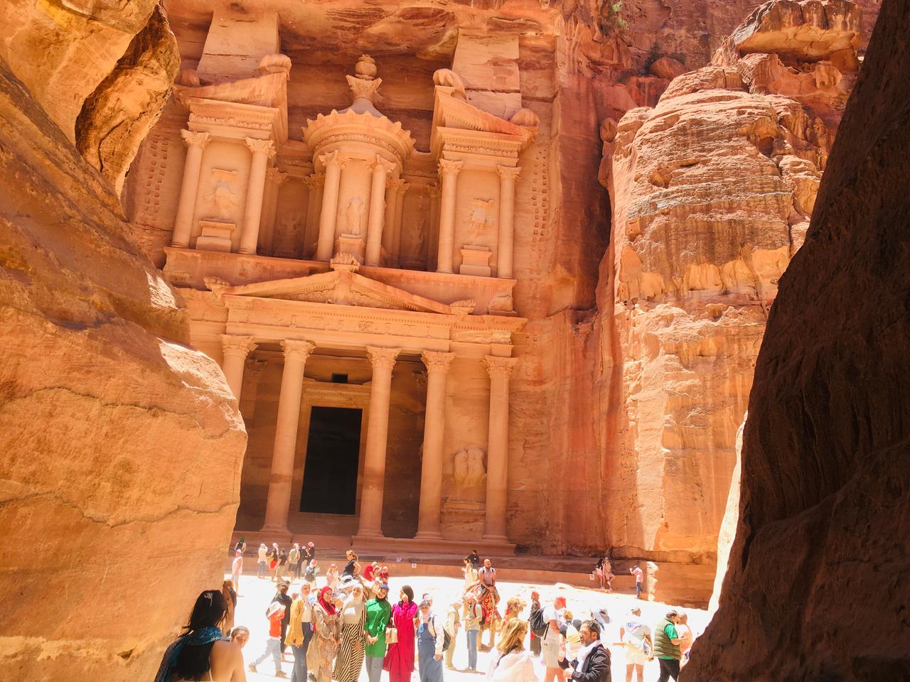 مركز شابات غور المزرعة ينظم زيارة توعوية إلى البتراء حول التغيرات المناخية