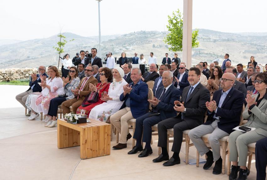 الملك يدشن المرحلة الثانية من الحديقة النباتية الملكية
