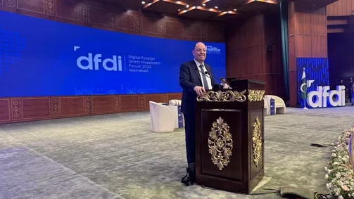 الرواجبة يعرض فرص الاستثمار في تكنولوجيا المعلومات الأردني بمنتدى باكستان