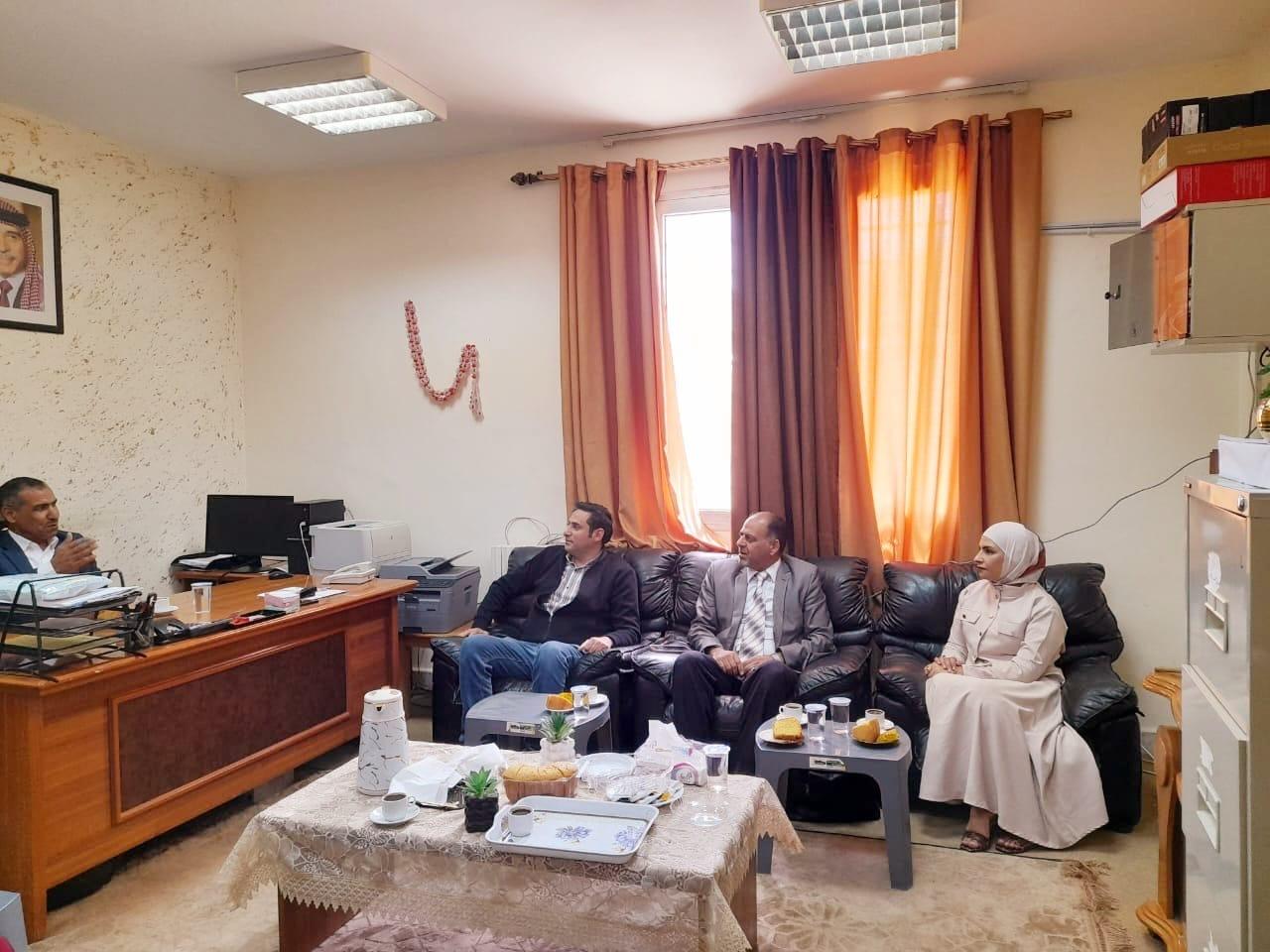 زيارة تفقدية لمراكز الشباب ونادي عي الرياضي في لواء عي