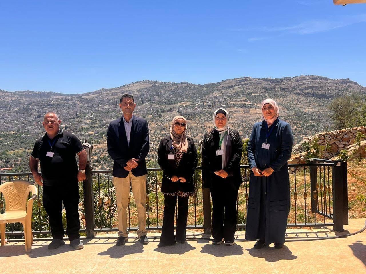 دورة تدريبية حقلية في كفرنجة حول الإدارة المتكاملة للآفات في أشجار الزيتون
