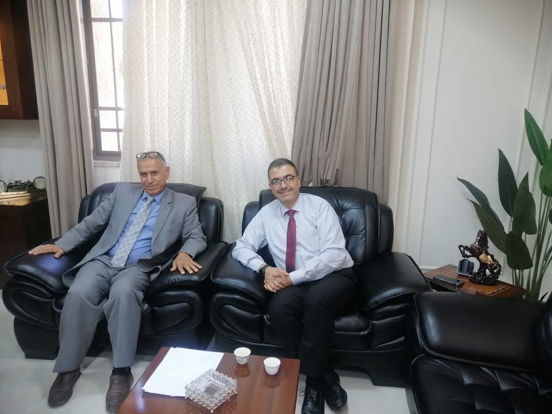 رئيس جامعة عجلون الوطنية الأستاذ الدكتور فراس الهناندة: