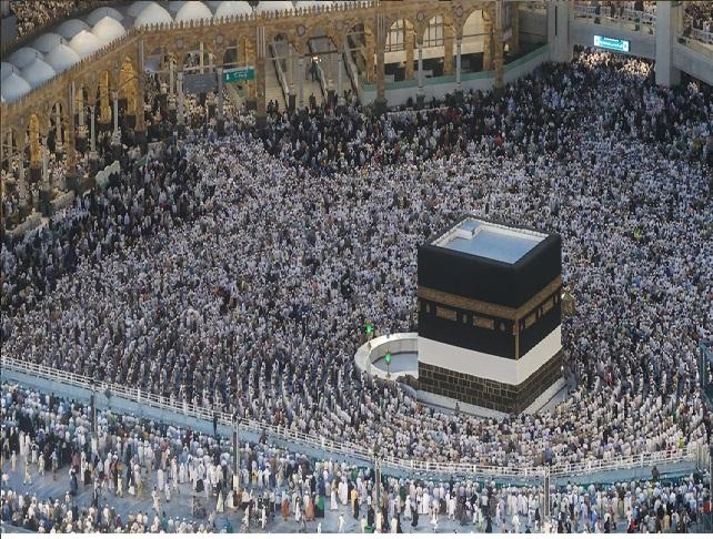 أولى قوافل الحجاج تغادر الجمعة للديار المقدسة