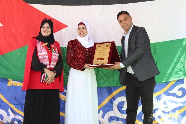 مديرية التربية الأغوار الشمالية تكرم السيد سامر العساف شويات بعيد الاستقلال الـ79.