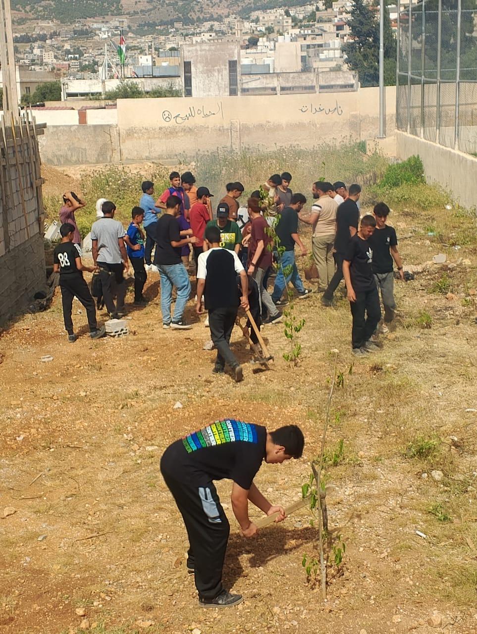 جلسة توعوية بيئية في مركز شباب عنجرة بالشراكة مع 
