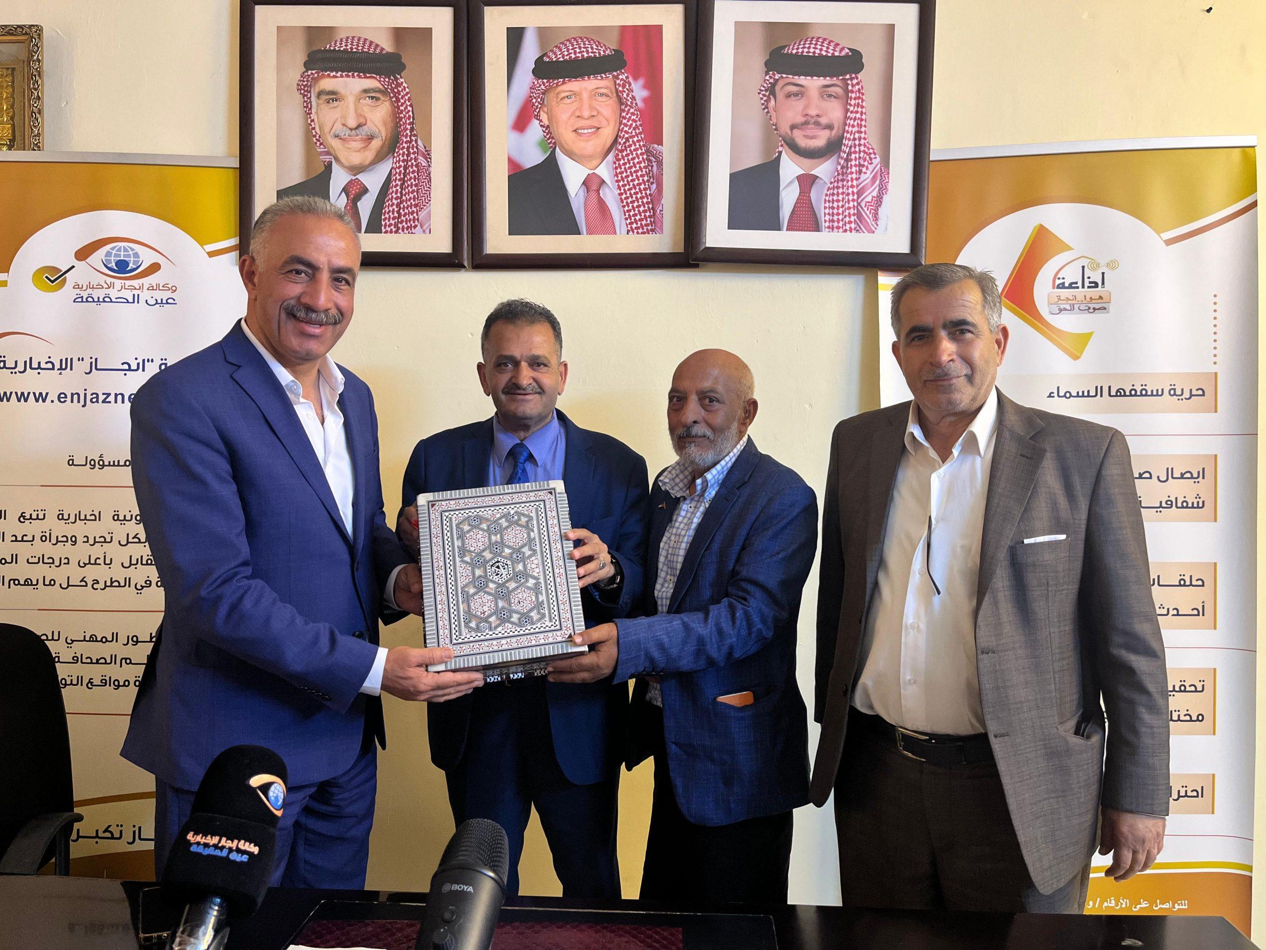 مبادرة لجنة تنسيق العمل التطوعي تكرم الزميل علي فريحات