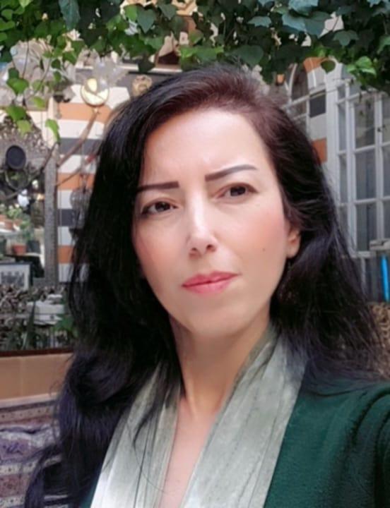 تفاصيل هندسية رائعة ترسمها الفنانة ريم البني