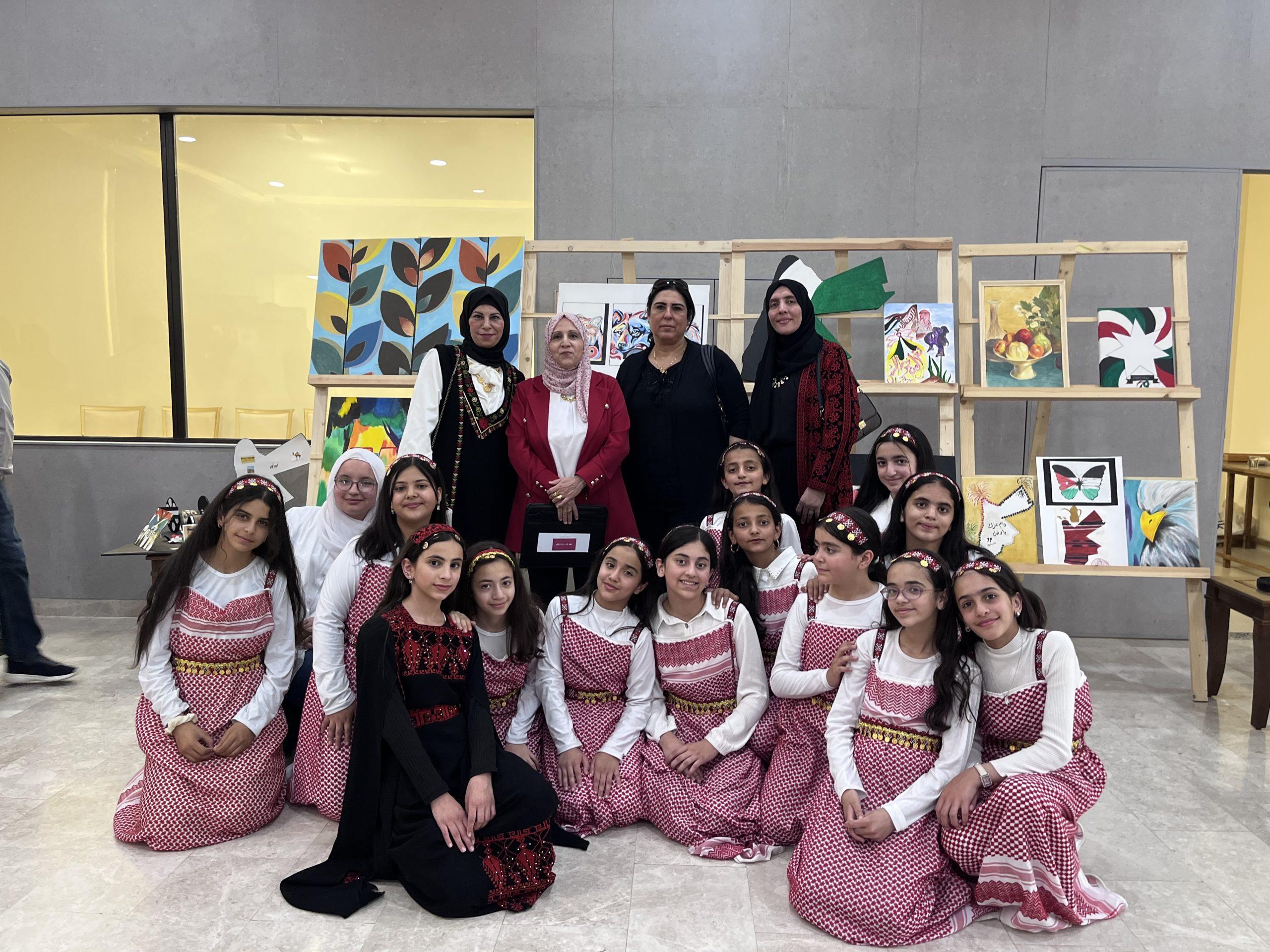 تربية عجلون تكرم مدرسة حطين الأساسية المختلطة