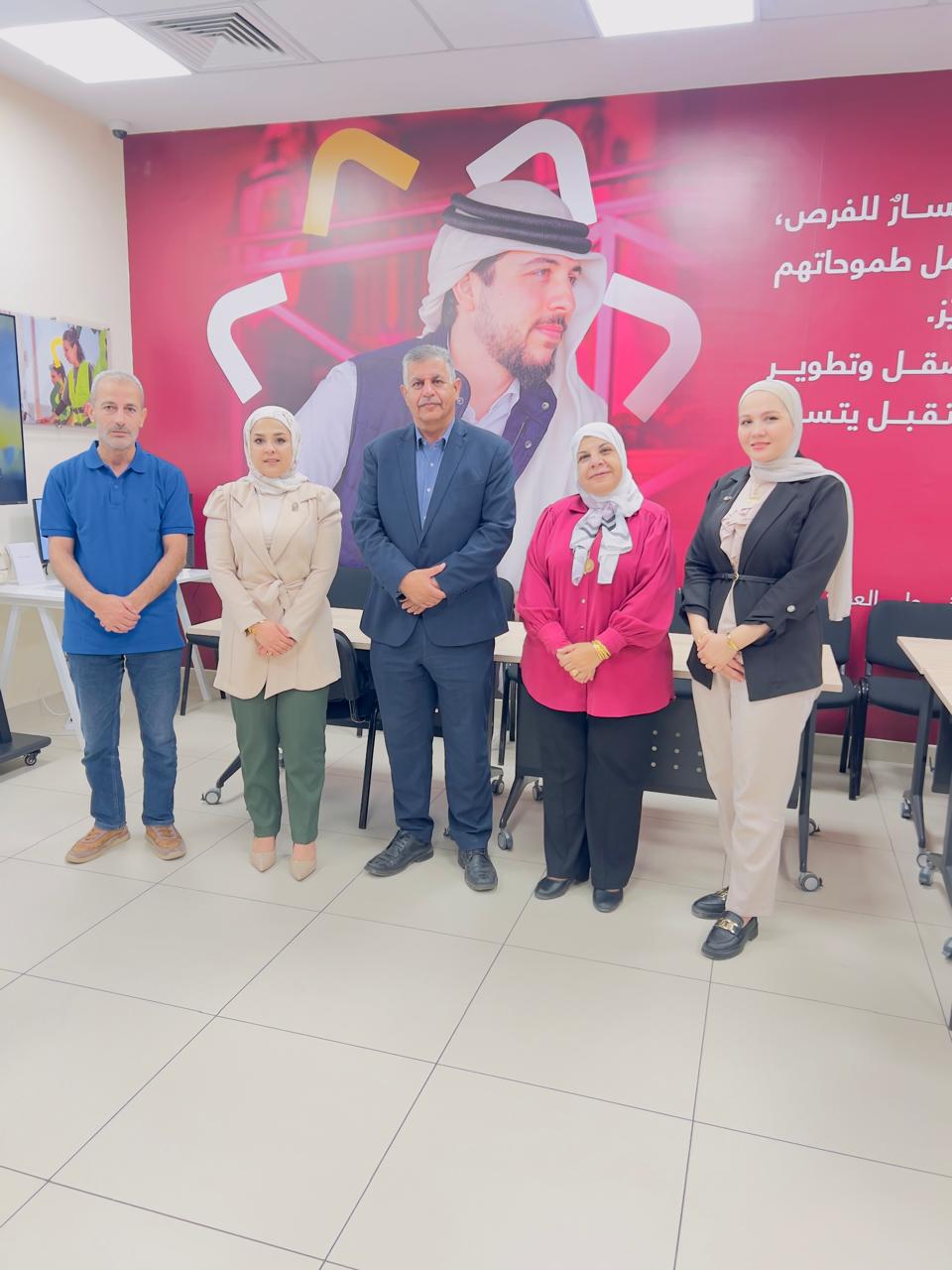 وفد من مديرية شباب عجلون يزور مكتب ولي العهد في عجلون