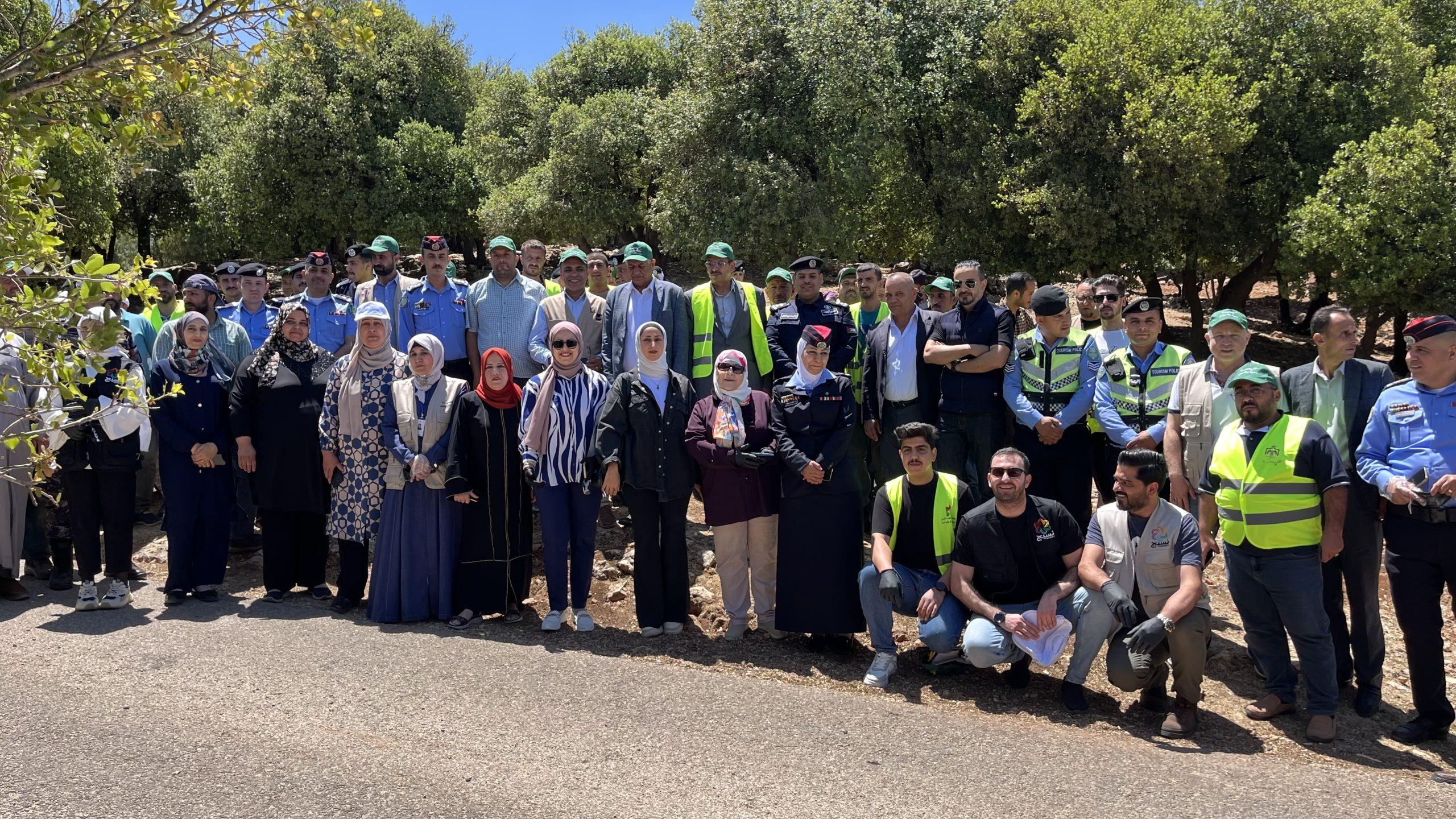 عجلون :إطلاق حملة النظافة الوطنية تحت شعار بهمتنا نحمي بيئتنا (صور)