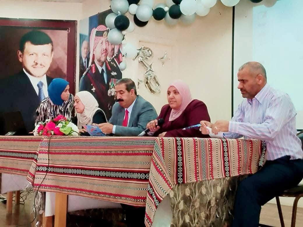 جلسة تعريفية بجائزة الحسين للعمل التطوعي في الكرك بمشاركة مدراء ومعلمي تربية لواء المزار الجنوبي