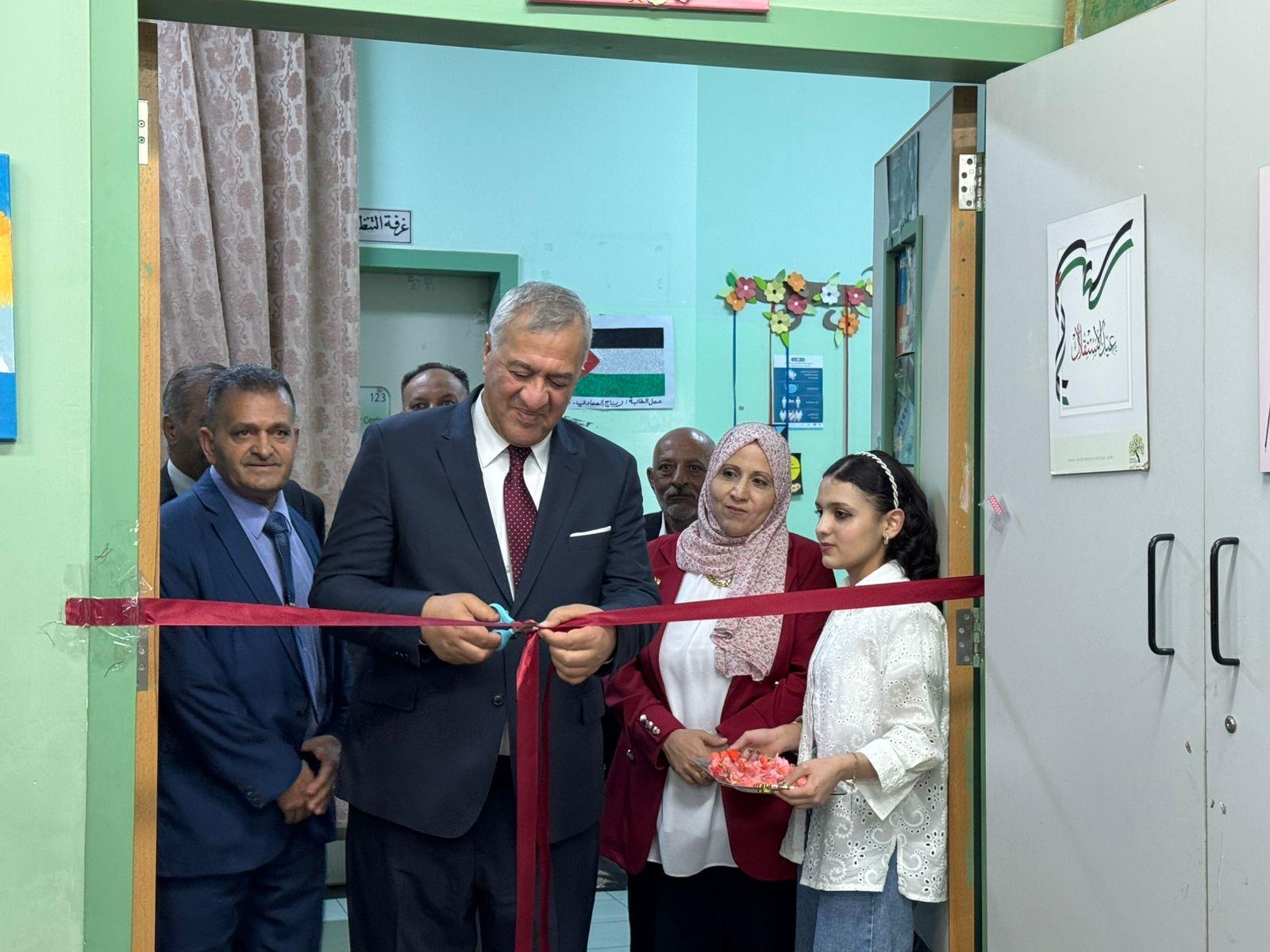 عجلون: النوايسة يفتتح المعرض البيئي واعاده التدوير بمدرسة حطين بعجلون