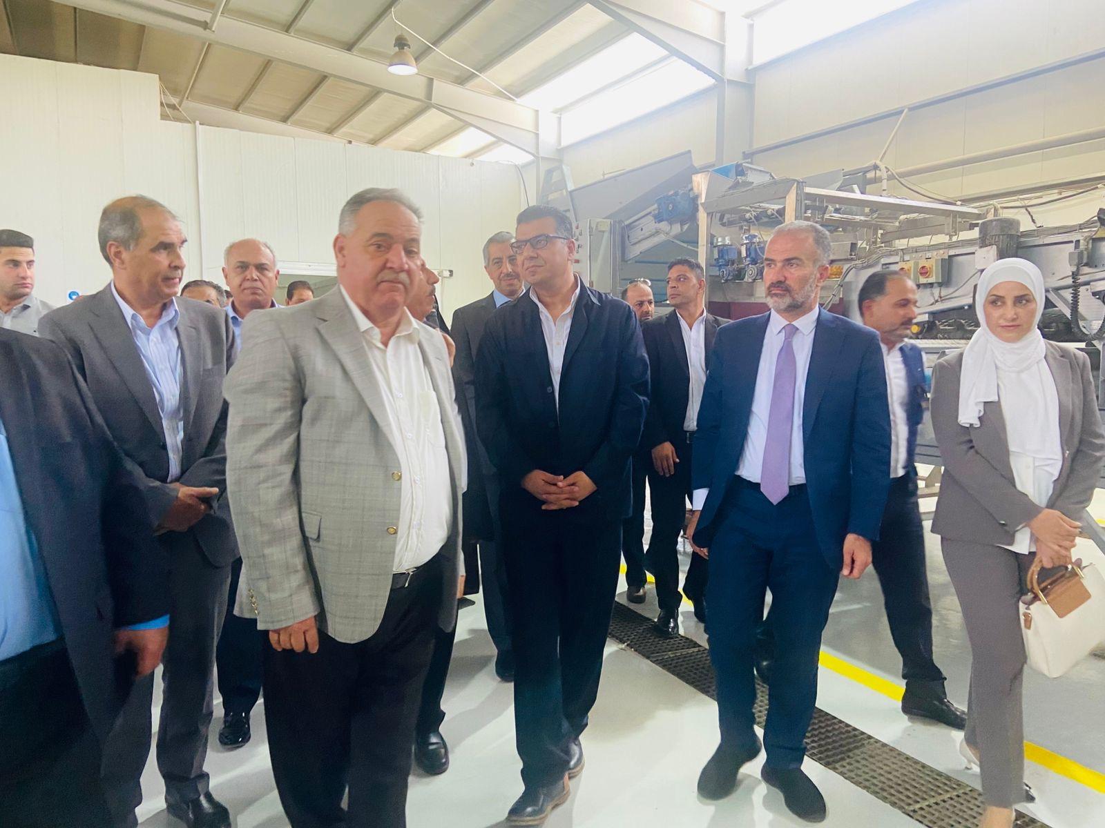 وزير الزراعة يفتتح مصنع تفريز البطاطا ( ميلانو ) في منطقة مثلث العارضه التابعة لبلدية معدي .