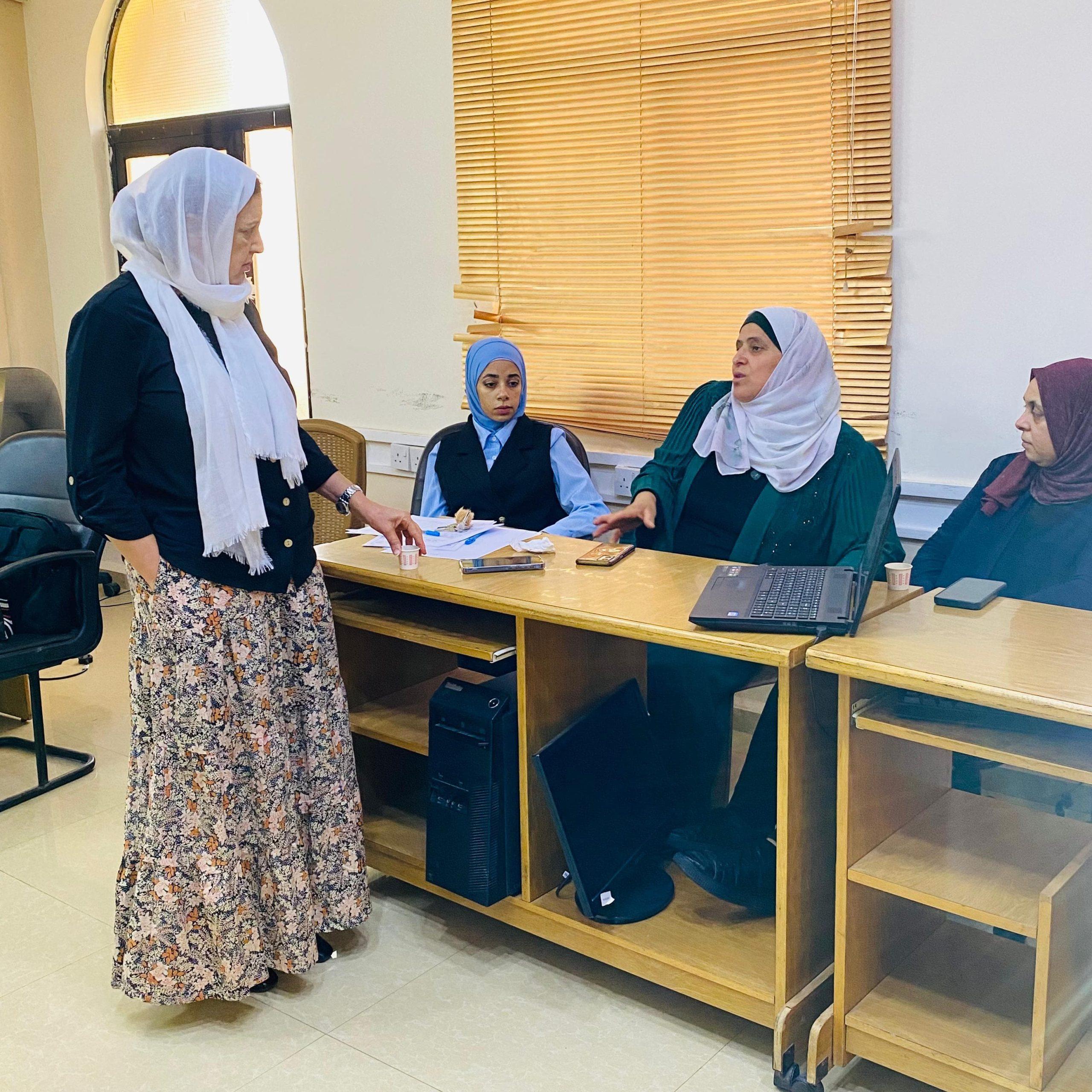 جمعية نساء من أجل العطاء تعزز تمكين المرأة من خلال دورة في القيادة والتخطيط