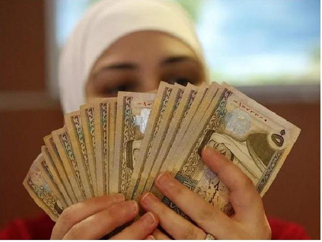 نواب يطالبون بتأجيل أقساط القروض الحكومية عن المواطنين