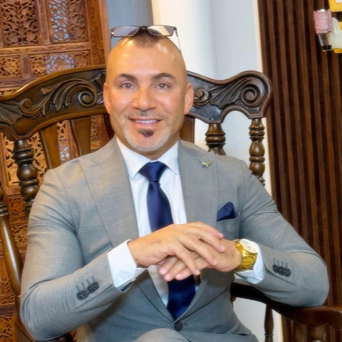 ثائر عاشور قامة إعلامية وطنية