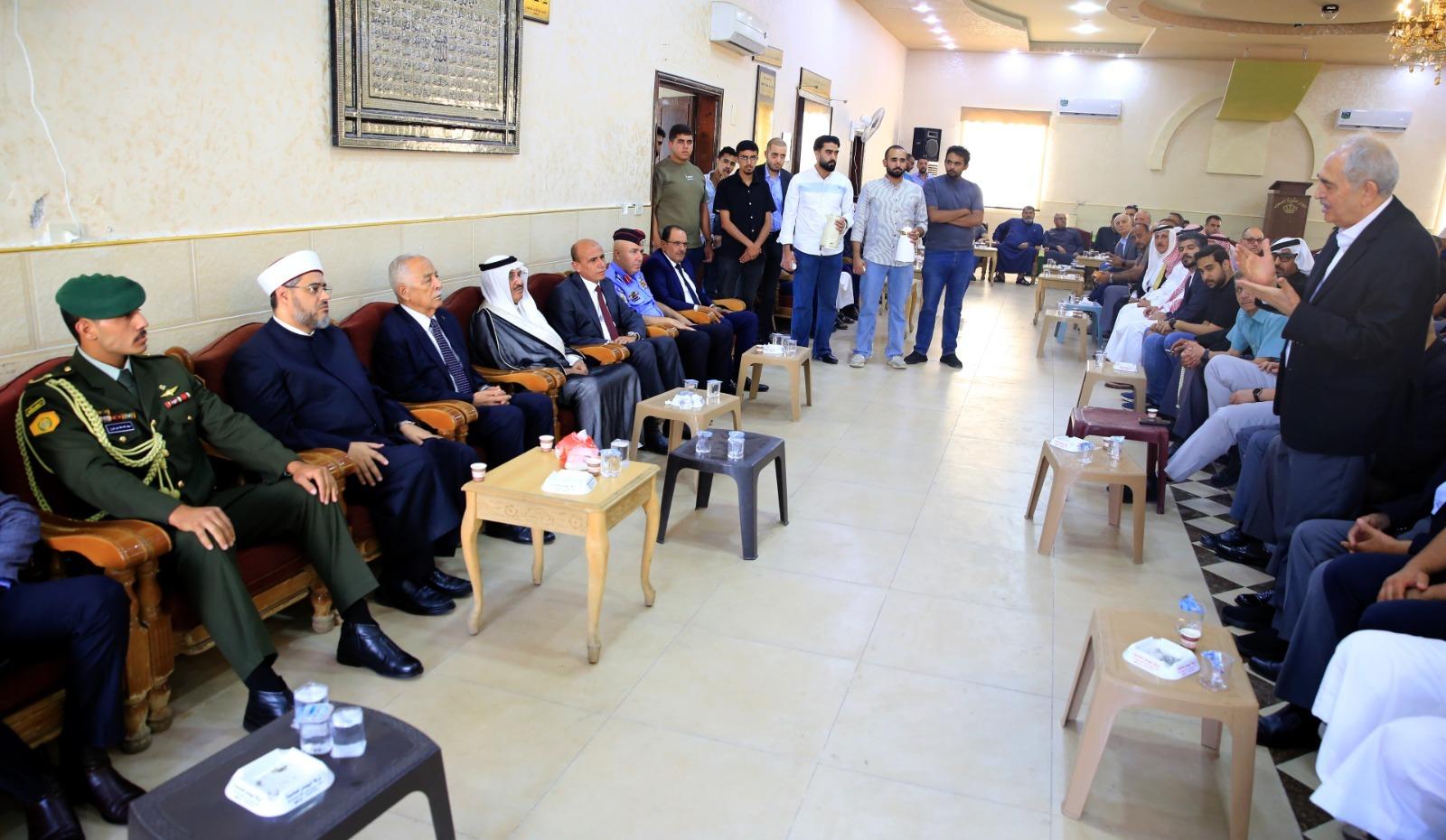 مندوبا عن الملك وولي العهد... العيسوي يعزي عشيرتي الحباشنة والحنيطي