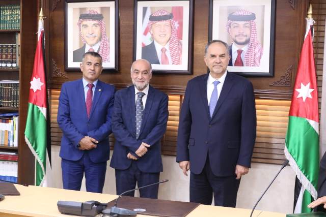 ٧٩محاميا يؤدون اليمين القانونية أمام وزير العدل