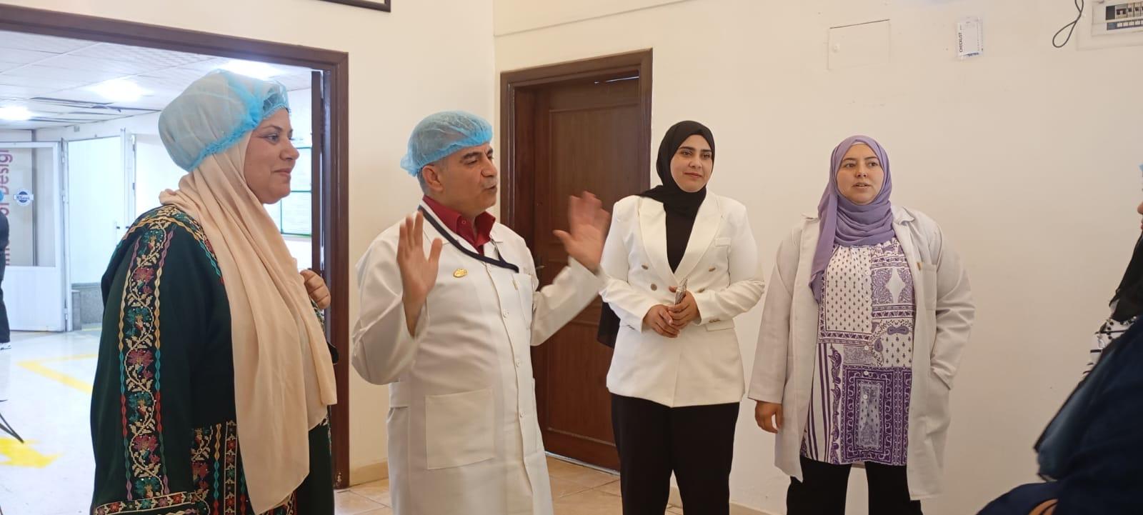 مركز شباب وشابات كفر الماء المدمج ينظم زيارة ميدانية إلى مصنع الدرة