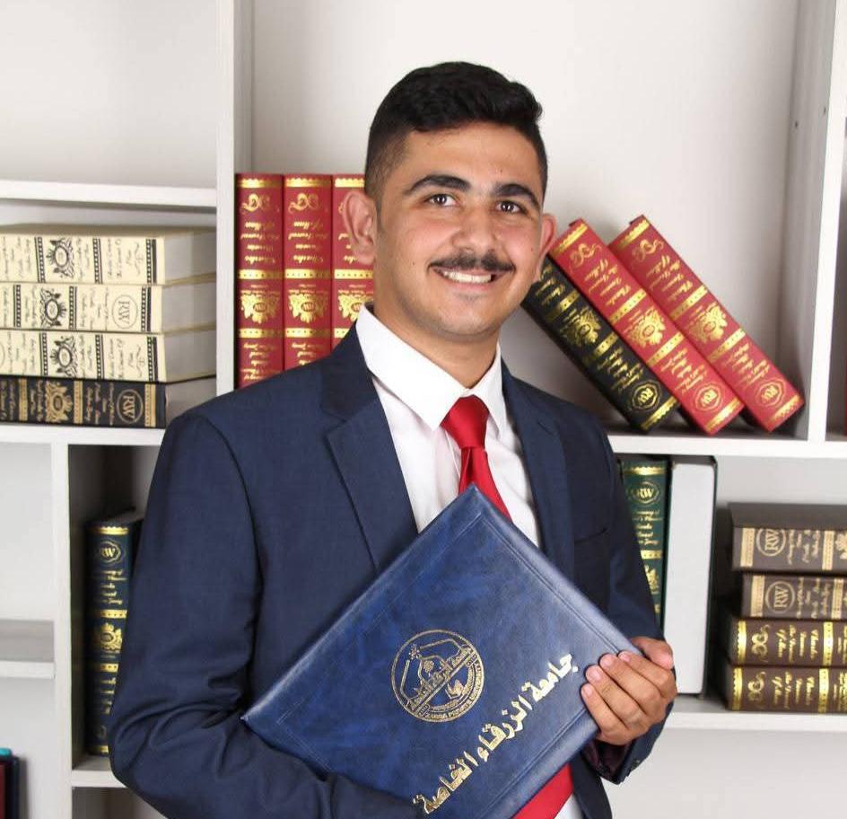 انجاز تهنئ الزميل راشد علي فريحات بالتخرج