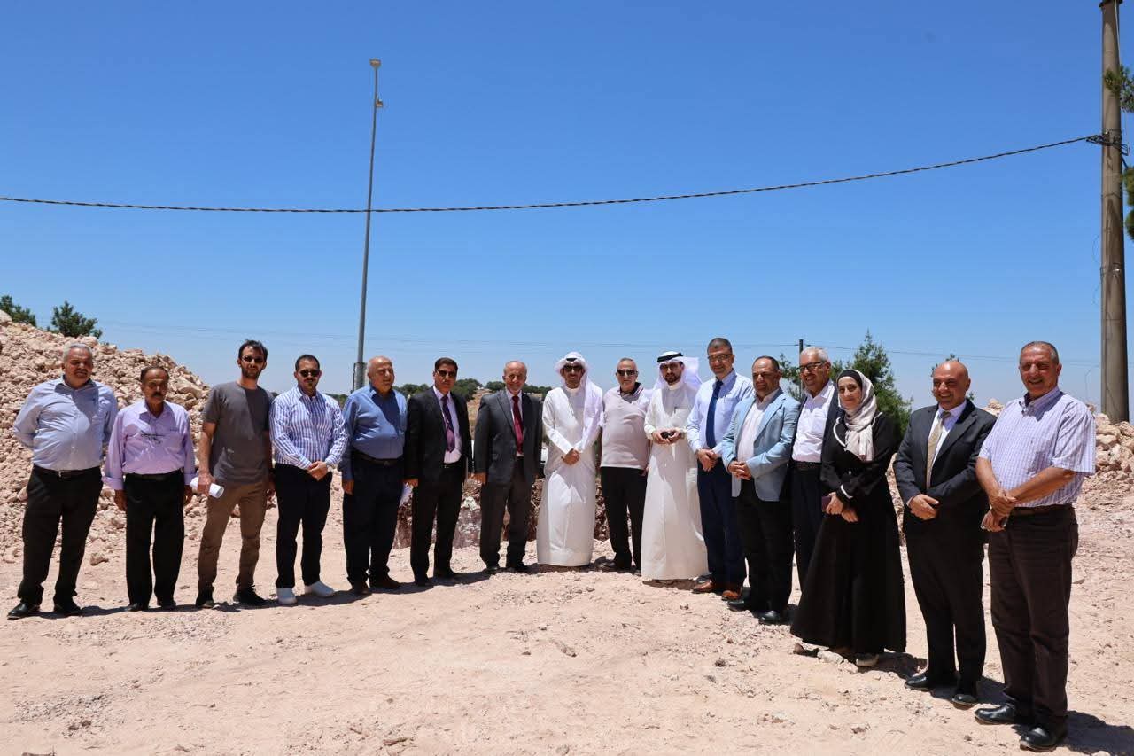 وفد من الهيئة الخيرية الإسلامية العالمية يزور جامعة عجلون الوطنية