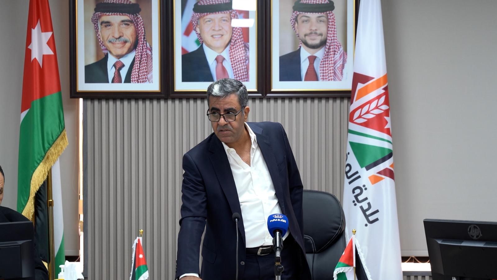 لجنة بلدية المفرق الكبرى تعقد اجتماعها الأول برئاسة   الفايز وأعضاء اللجنة.