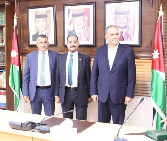 (79) محاميا يؤدون اليمين القانونية أمام وزير العدل
