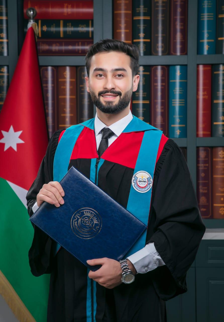 مبارك التخرج للطبيب أكثم النسور