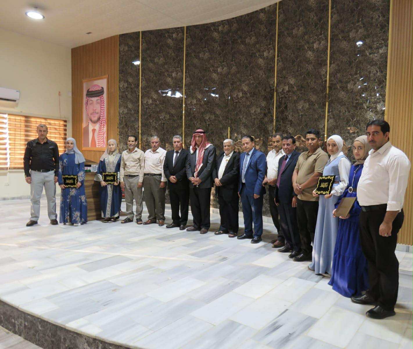 بني يونس يرعى حفل منتدى حلاوة الثقافي لتكريم حافظات القرآن