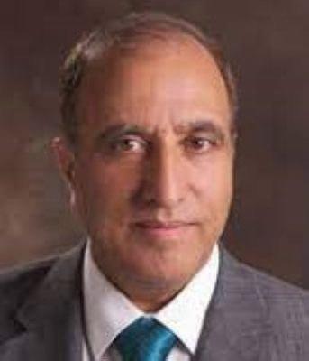 الماء والطين: أصل الخَلق وبذور الحياة