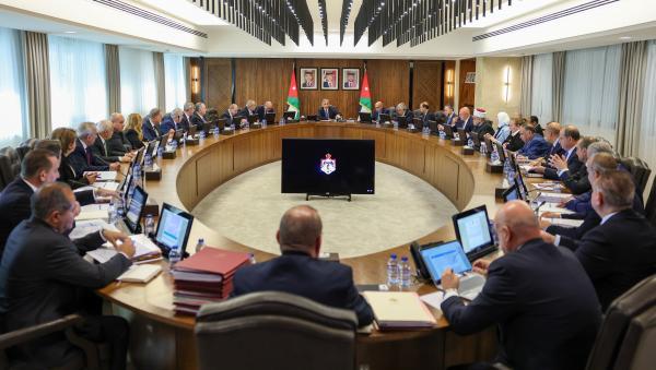 حسان للوزراء الجدد: لا تنتظروا مني التوجيه والعمل الميداني أساس