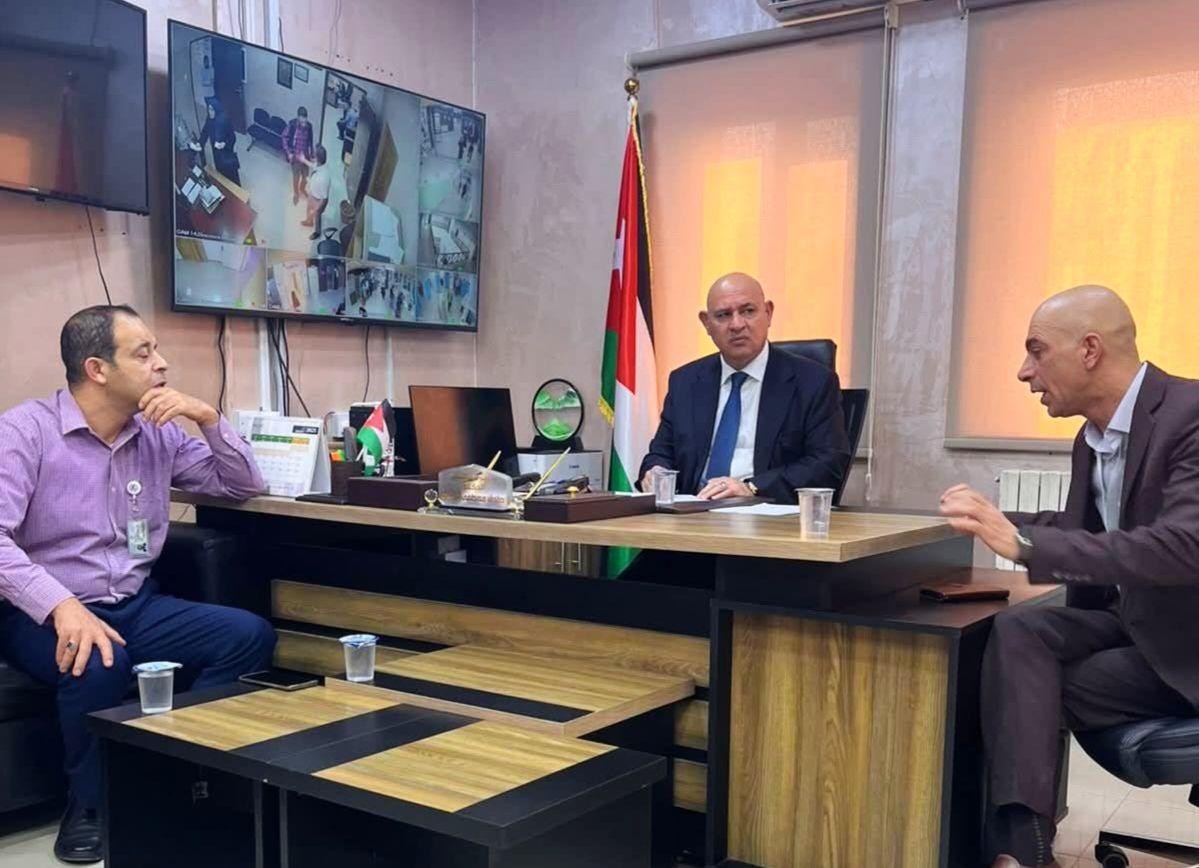 محافظ جرش يتفقد المستشفى الحكومي 