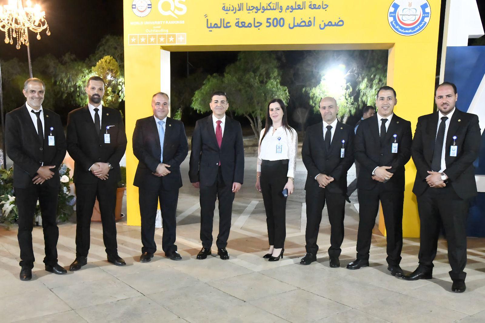 العلاقات العامة والإعلام في جامعة العلوم والتكنولوجيا تهنئ رئيس الجامعة بتجديد الثقة الملكية