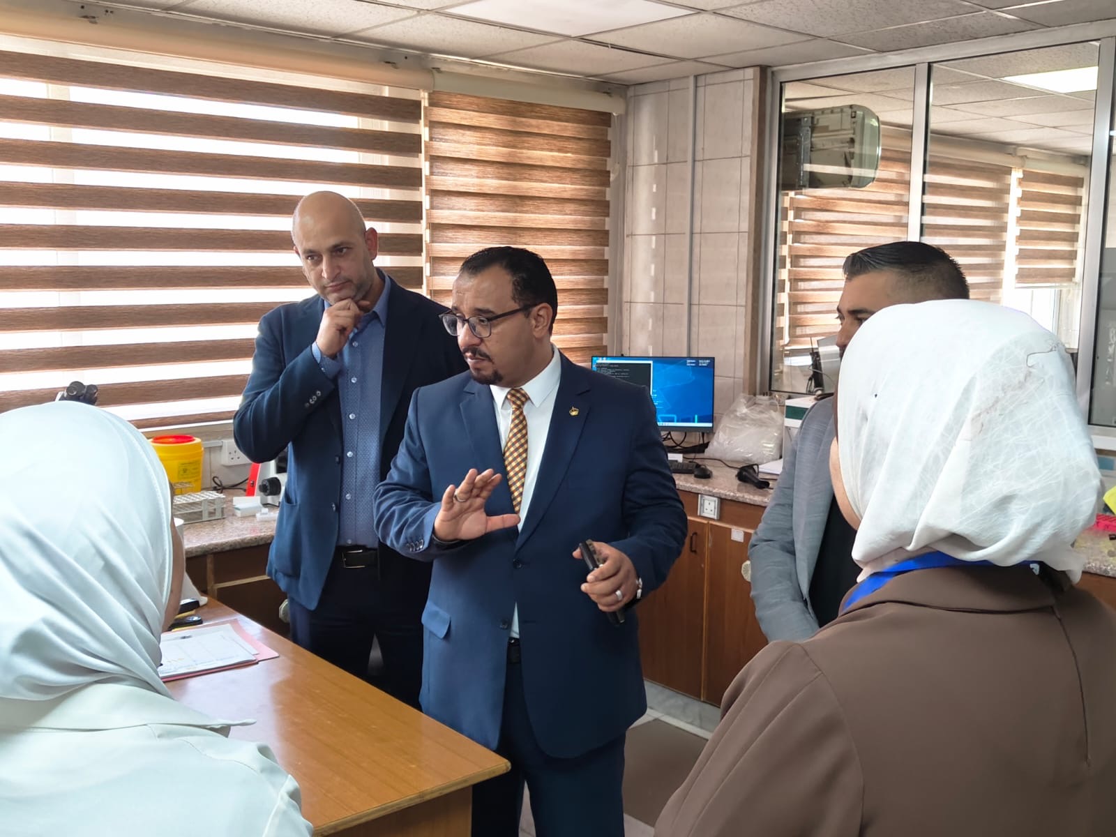 مدير صحة البلقاء الجديد يقوم بعمل جولة تفقدية شاملة في أول أيام عمله
