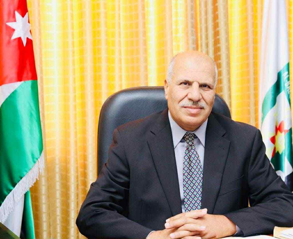 الأستاذ الدكتور أحمد عواد: قائد التحول الأكاديمي في كلية الهندسة التكنولوجية