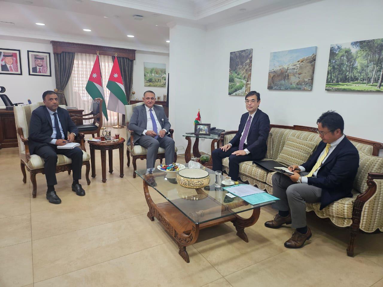 وزير البيئة يبحث والسفير الياباني تعزيز التعاون البيئي