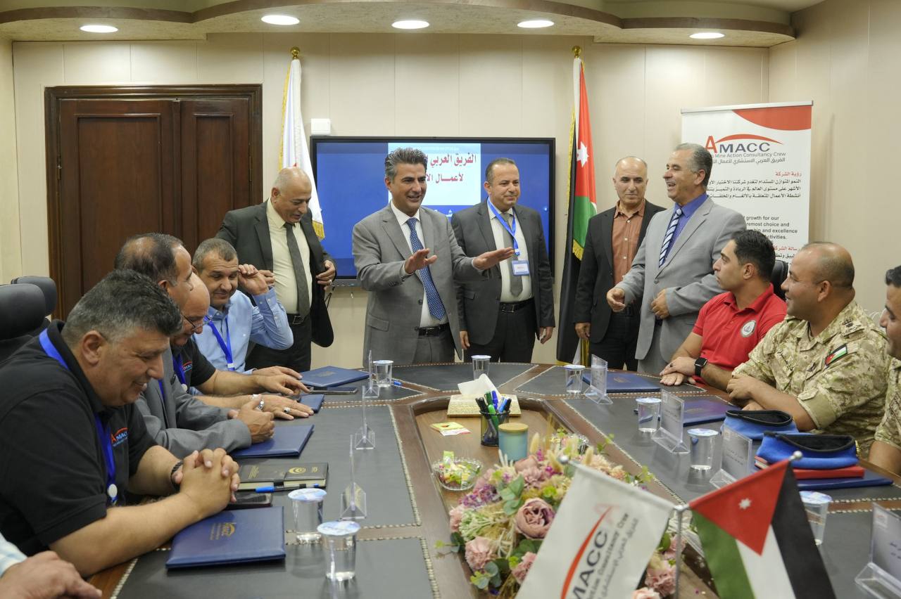 الخصاونة: الفريق العربي لإزالة الألغام يضم خبراء من أصحاب الكفاءات العسكرية والفنية