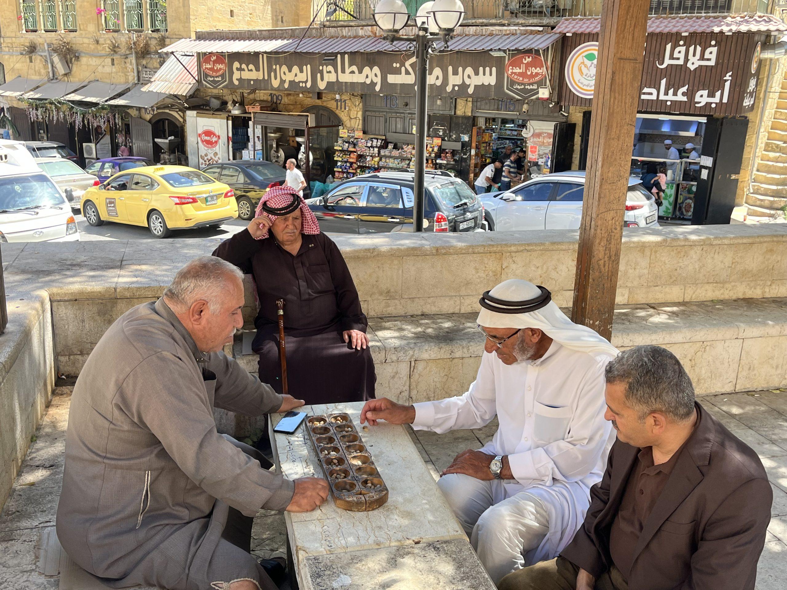 وفد من جمعية البيئة الأردنية يزور مدينة السلط
